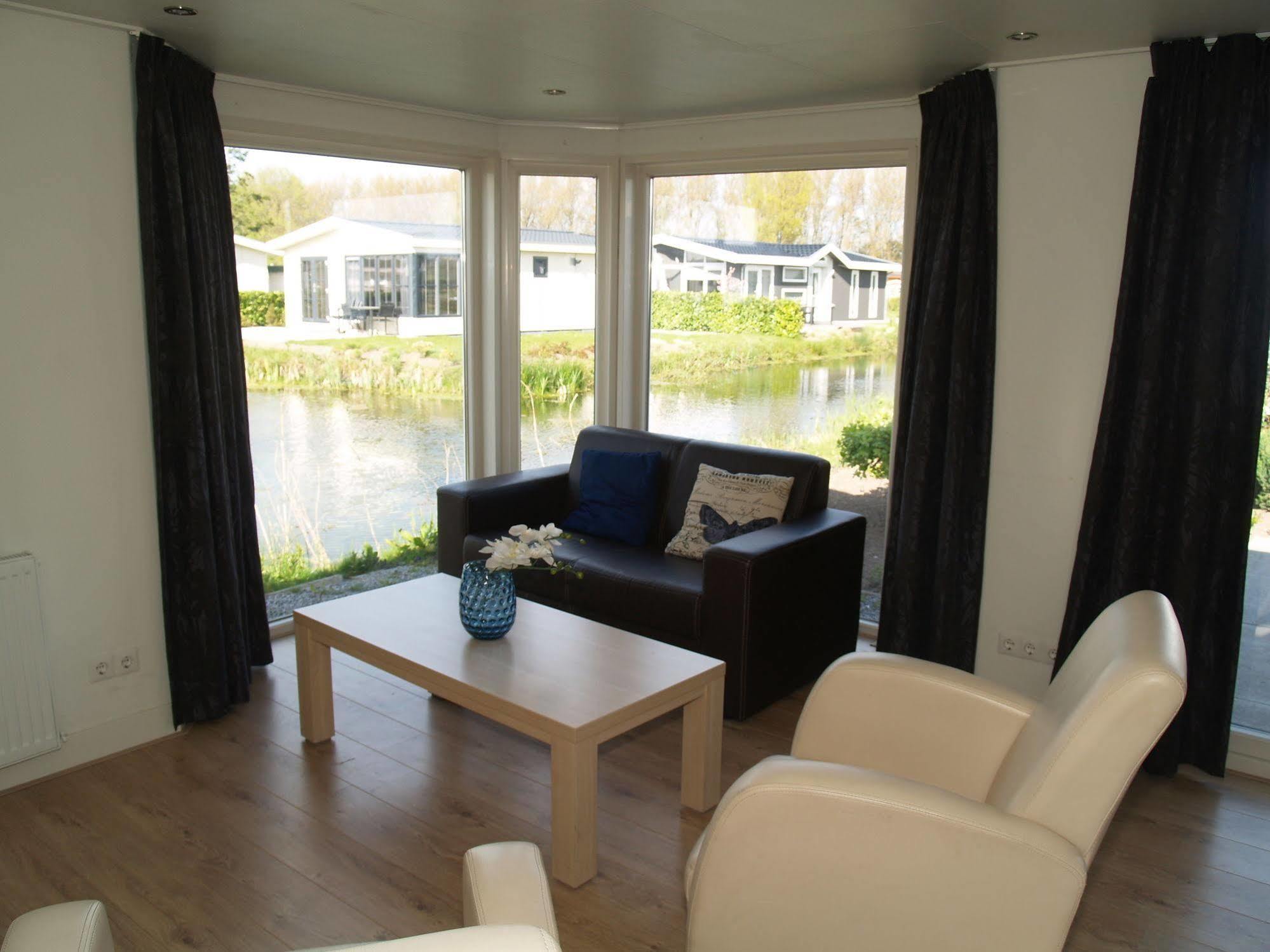 Europarcs De Biesbosch Hotel Willemsdorp Exterior photo